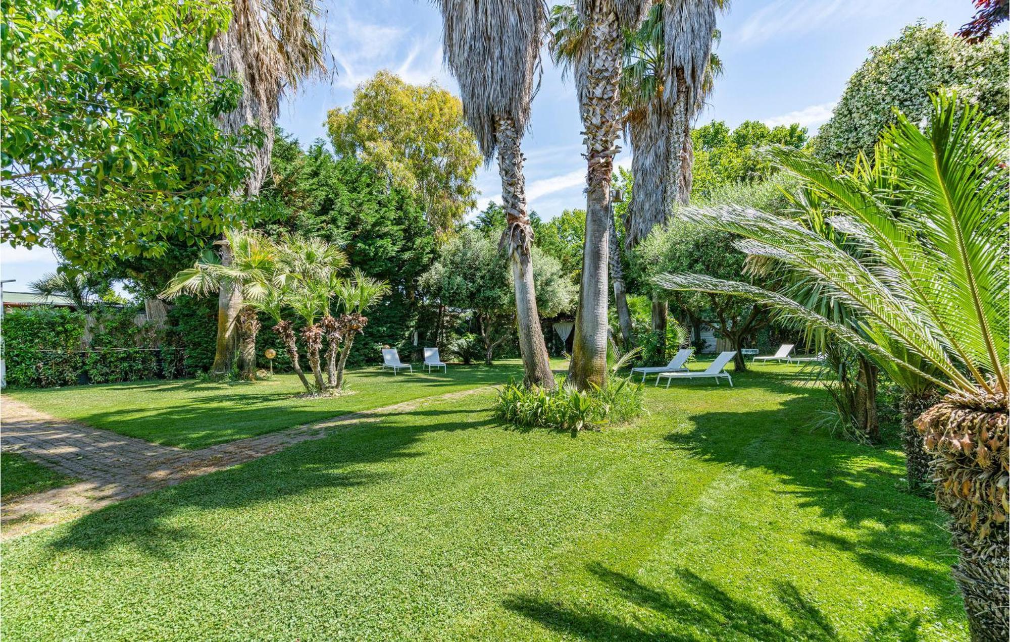 Beautiful Home In Fiumicino With Wifi Extérieur photo
