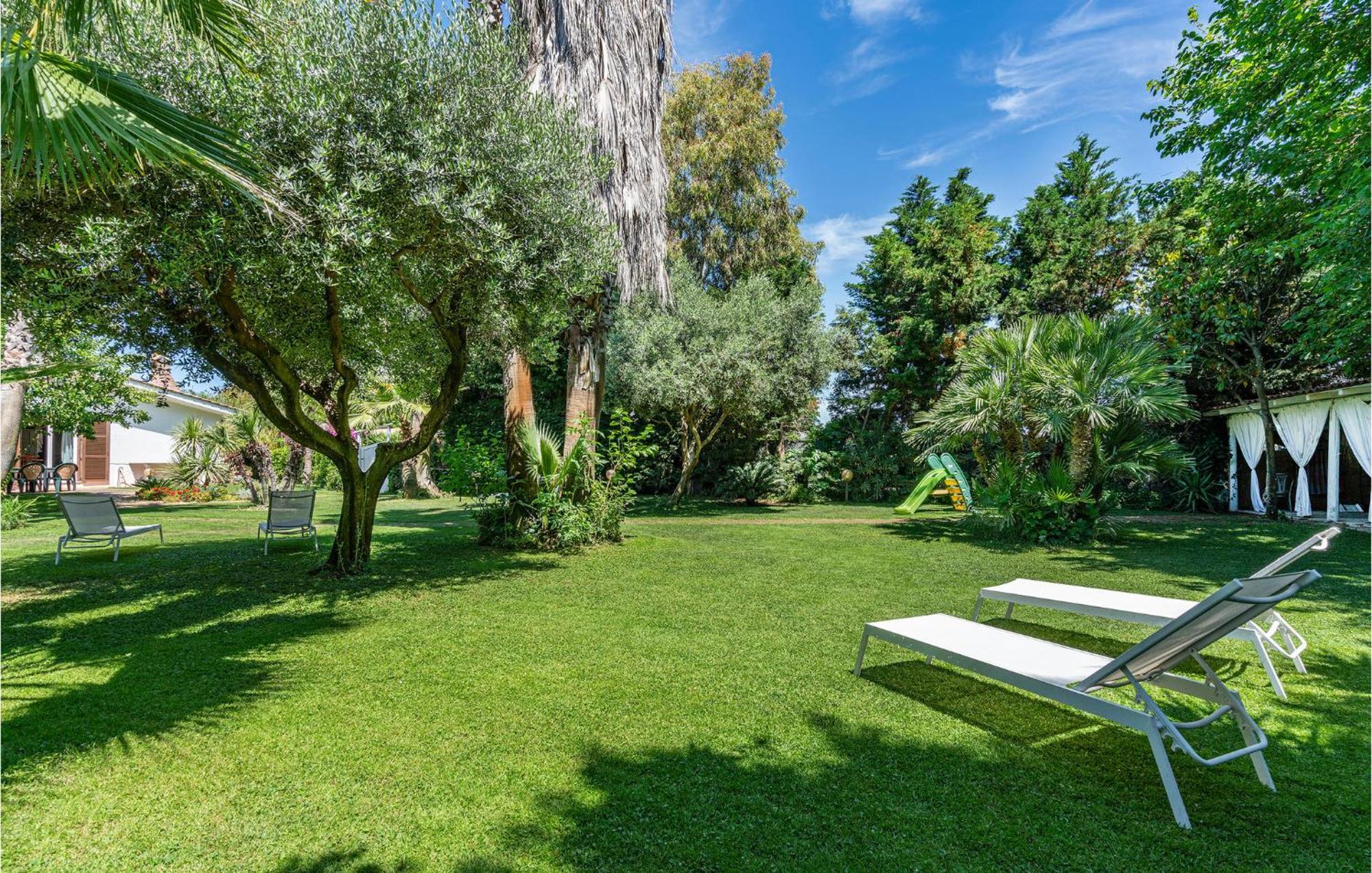 Beautiful Home In Fiumicino With Wifi Extérieur photo