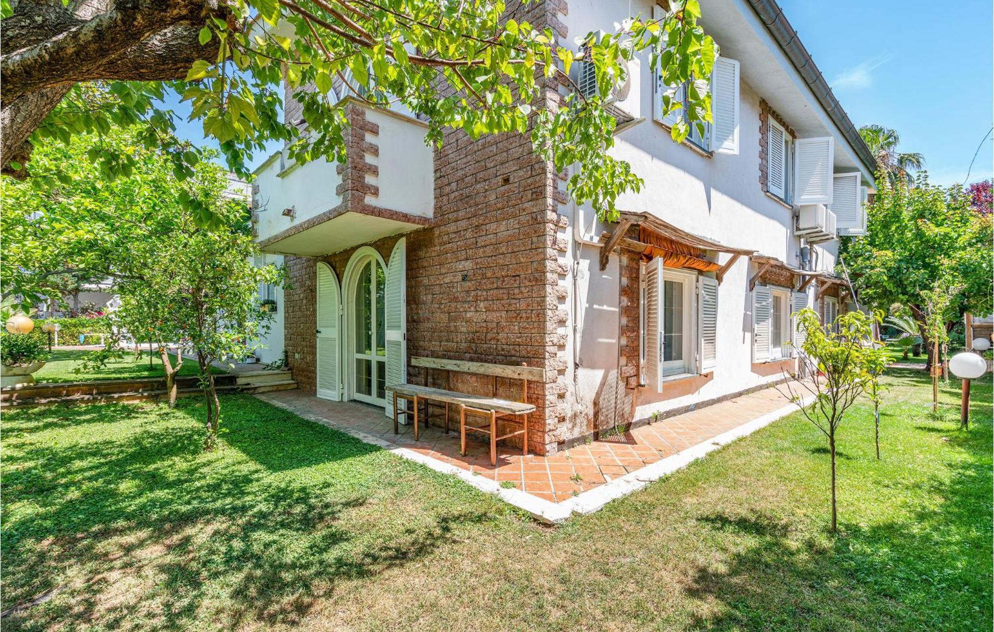 Beautiful Home In Fiumicino With Wifi Extérieur photo